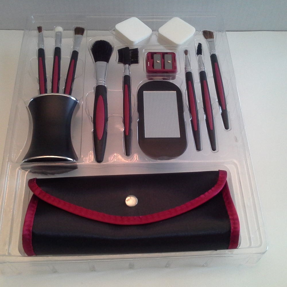 Cosmetics Makeup Accessories Kit *HOST PICK* - Picture 2 of 3